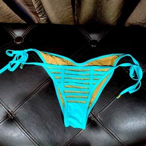 BEACH BUNNY Hard Summer tie bottoms